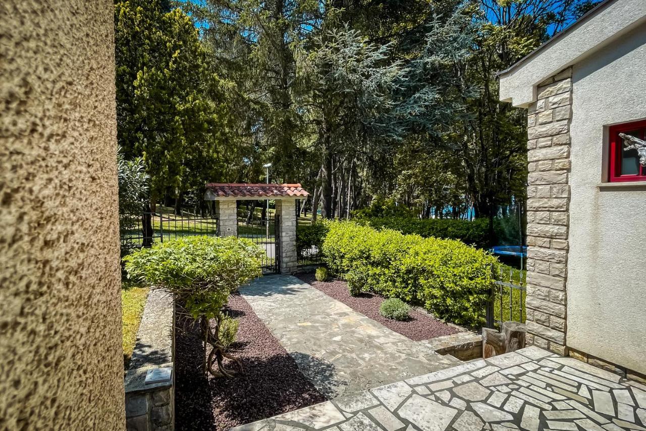 Holiday Home Sofia โปเรช ภายนอก รูปภาพ