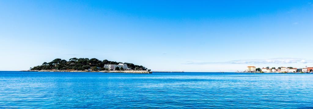 Holiday Home Sofia โปเรช ภายนอก รูปภาพ